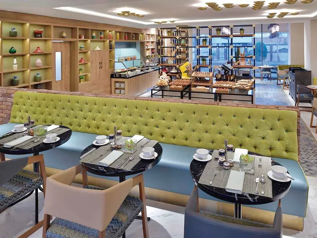 Moevenpick Hotel Tahlia Jeddah 5*,