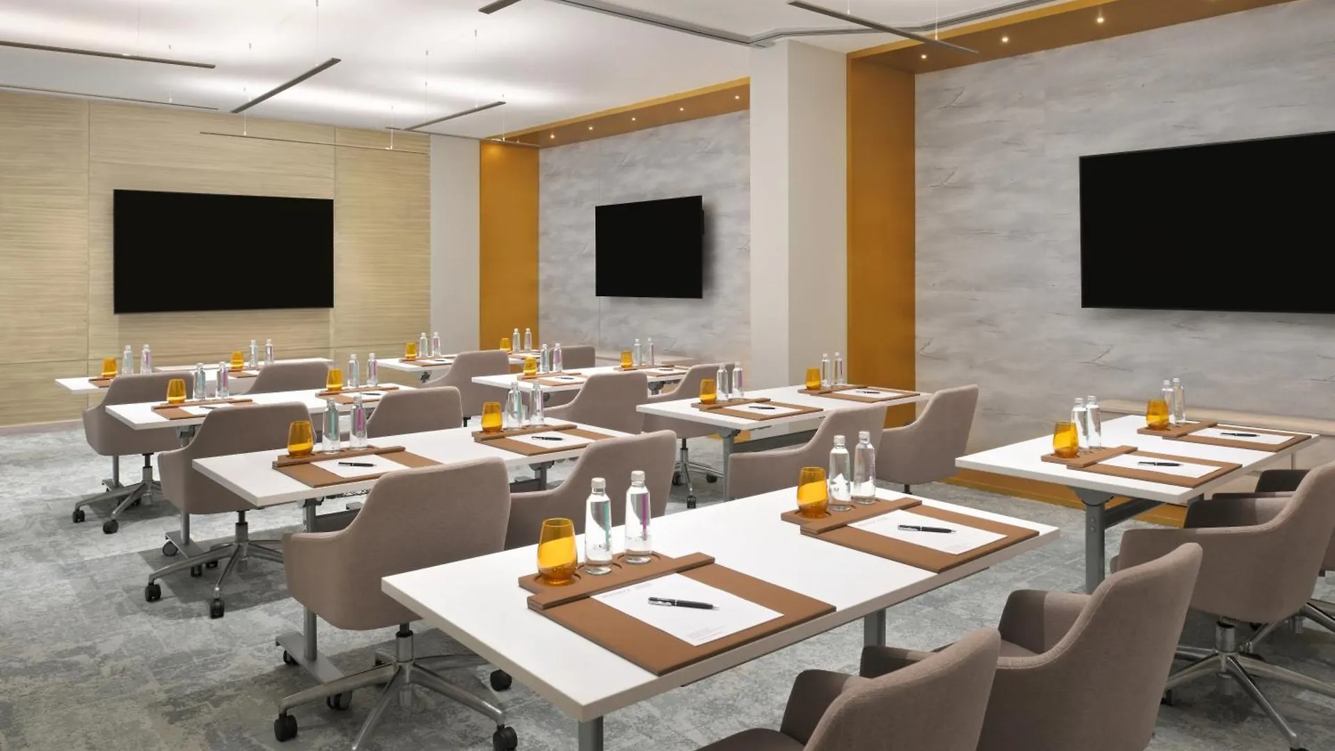 *****  Moevenpick Hotel Tahlia Jeddah Saudi Arabia