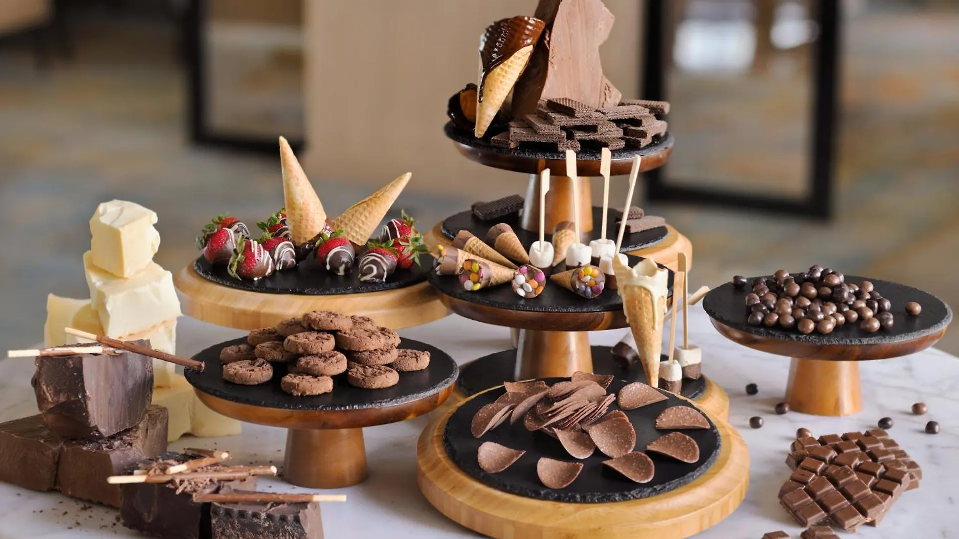 *****  Moevenpick Hotel Tahlia Jeddah Saudi Arabia