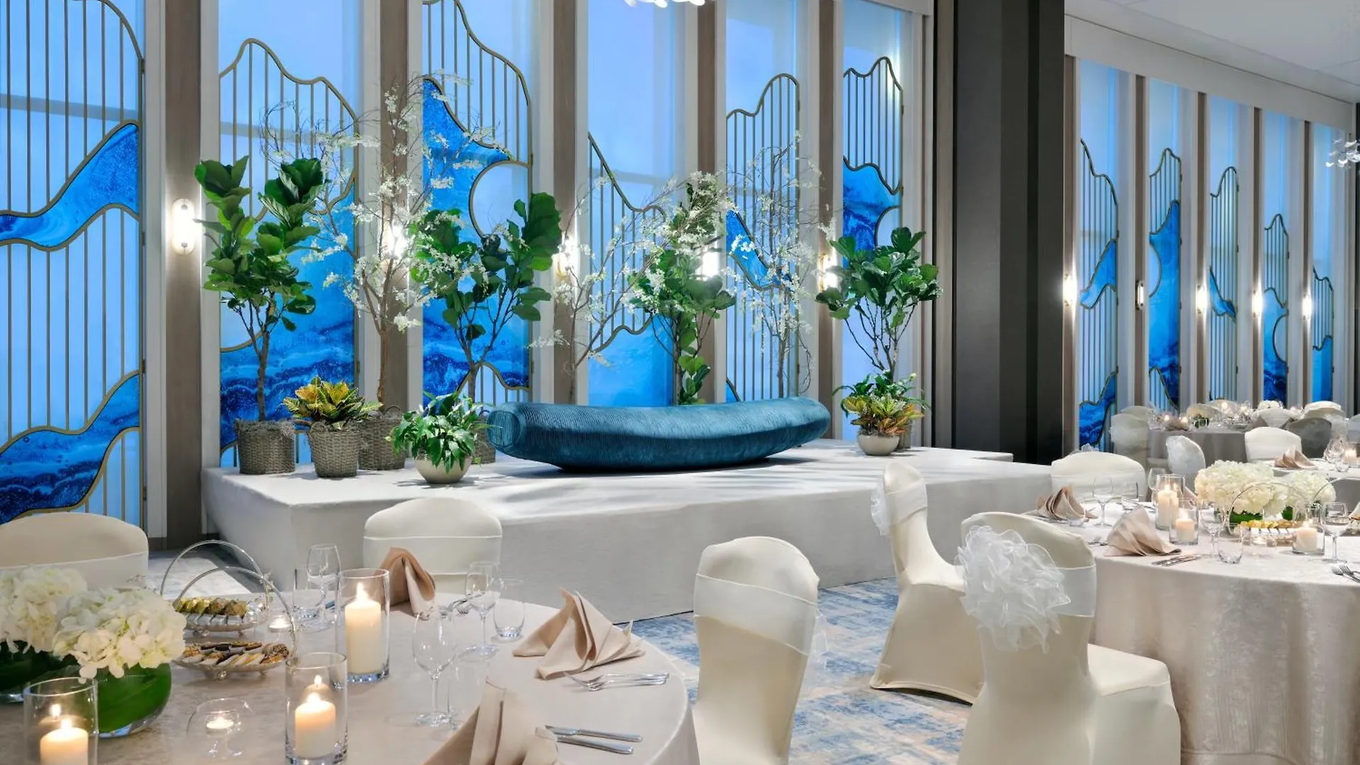 Moevenpick Hotel Tahlia Jeddah 5*,