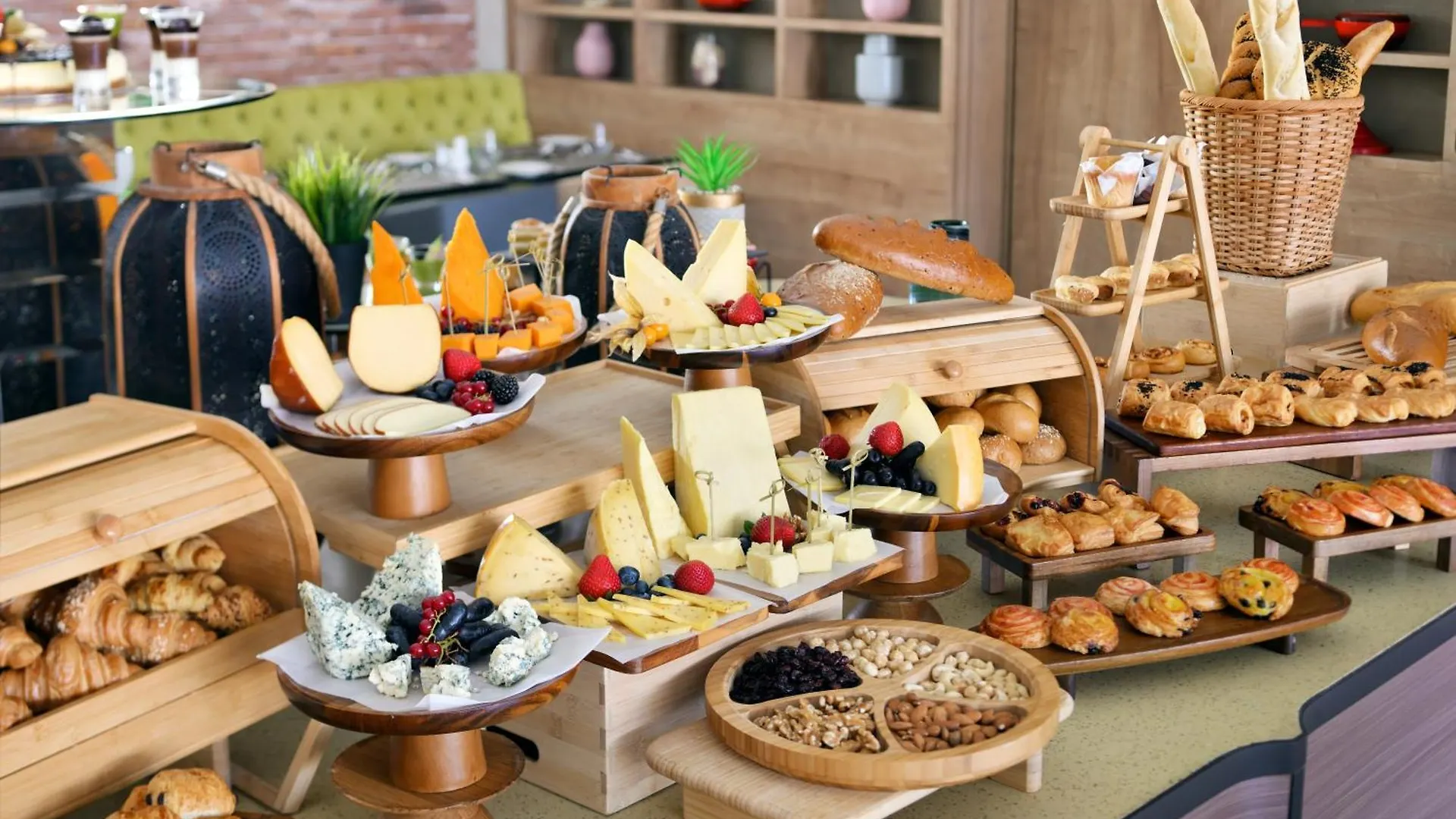 Moevenpick Hotel Tahlia Jeddah 5*,  Saudi Arabia